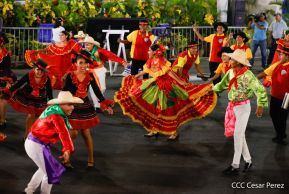 Desfile Escolar 2023 desde la Avenida de Bolívar a Chávez