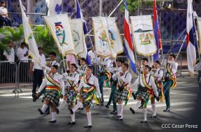 Desfile Escolar 2023 desde la Avenida de Bolívar a Chávez
