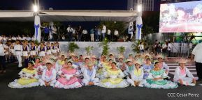 Desfile Escolar 2023 desde la Avenida de Bolívar a Chávez