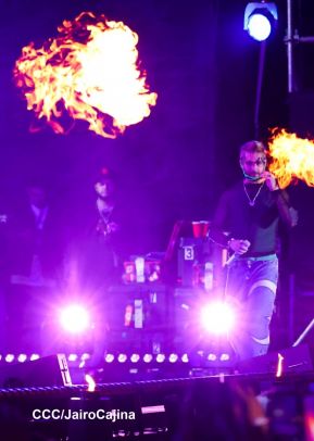Concierto de Mora en el Polideportivo Alexis Argüello de Managua, Nicaragua