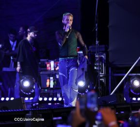 Concierto de Mora en el Polideportivo Alexis Argüello de Managua, Nicaragua