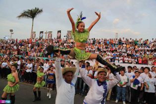 Espectacular XIII edición del Carnaval Alegría por la Vida