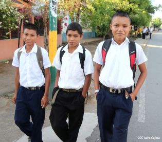 Reinician clases y realizan simulacros en colegios