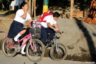 Reinician clases y realizan simulacros en colegios