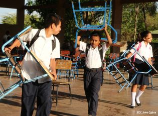 Reinician clases y realizan simulacros en colegios