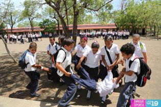 Reinician clases y realizan simulacros en colegios