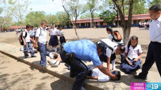 Reinician clases y realizan simulacros en colegios