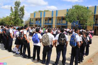 Reinician clases y realizan simulacros en colegios