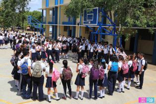 Reinician clases y realizan simulacros en colegios
