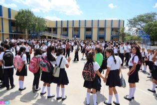 Reinician clases y realizan simulacros en colegios
