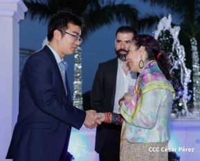 Entrega de 250 buses provenientes de China a transportistas de Managua y Ciudad Sandino