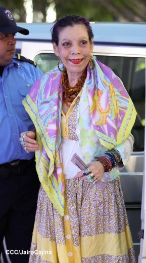 Entrega de 250 buses provenientes de China a transportistas de Managua y Ciudad Sandino