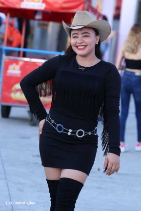 Carín León en concierto en el Estadio Soberanía