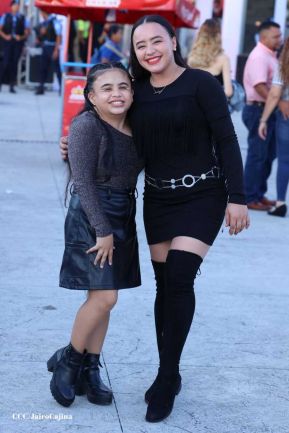 Carín León en concierto en el Estadio Soberanía