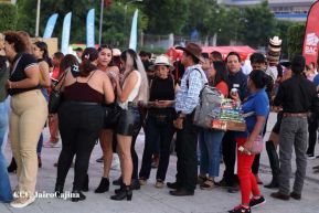 Carín León en concierto en el Estadio Soberanía