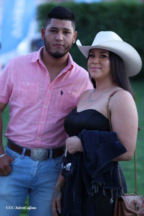 Carín León en concierto en el Estadio Soberanía
