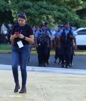 Carín León en concierto en el Estadio Soberanía