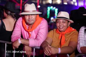 Carín León en concierto en el Estadio Soberanía