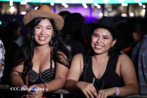 Carín León en concierto en el Estadio Soberanía