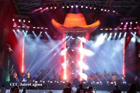 Carín León en concierto en el Estadio Soberanía