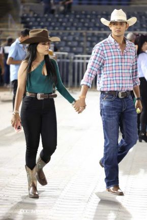 Carín León en concierto en el Estadio Soberanía
