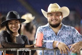 Carín León en concierto en el Estadio Soberanía