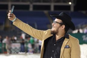 Carín León en concierto en el Estadio Soberanía