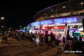 Carín León en concierto en el Estadio Soberanía