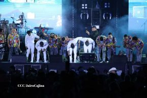Carín León en concierto en el Estadio Soberanía