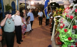 Daniel y Rosario rinden homenaje a Sandino en su aniversario natal