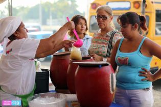 León exhibe su cultura, gastronomía y artesanía en Avenida de Bolívar a Chávez