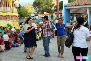 León exhibe su cultura, gastronomía y artesanía en Avenida de Bolívar a Chávez