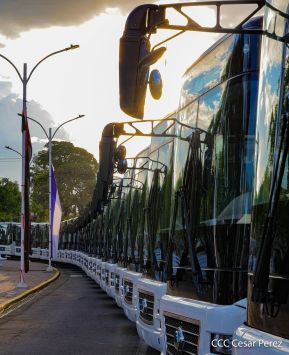Entrega de 250 autobuses de China a cooperativas de transporte de Managua
