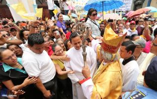 Miles de boaqueños recibieron al cardenal Leopoldo José Brenes