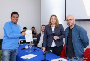 Comunicadores de la Agencia Sputnik con  Medios del Poder Ciudadano