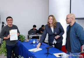 Comunicadores de la Agencia Sputnik con  Medios del Poder Ciudadano