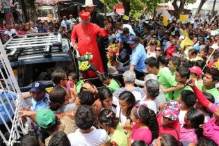 Miles de boaqueños recibieron al cardenal Leopoldo José Brenes