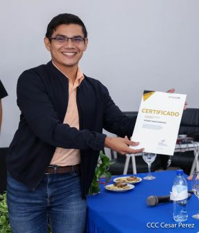 Comunicadores de la Agencia Sputnik con  Medios del Poder Ciudadano