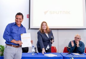 Comunicadores de la Agencia Sputnik con  Medios del Poder Ciudadano