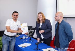 Comunicadores de la Agencia Sputnik con  Medios del Poder Ciudadano