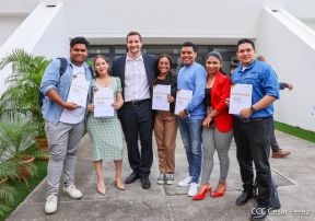 Comunicadores de la Agencia Sputnik con  Medios del Poder Ciudadano