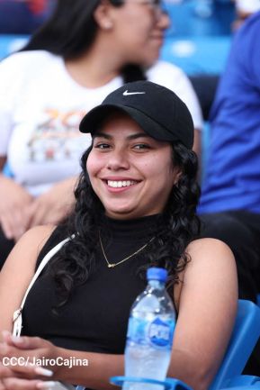 Familias disfrutan de inauguración del Estadio Roberto Clemente de Masaya