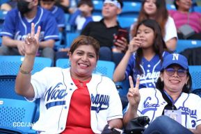 Familias disfrutan de inauguración del Estadio Roberto Clemente de Masaya