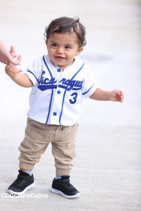 Familias disfrutan de inauguración del Estadio Roberto Clemente de Masaya