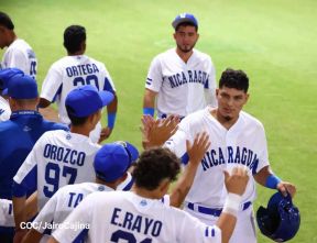 Familias disfrutan de inauguración del Estadio Roberto Clemente de Masaya