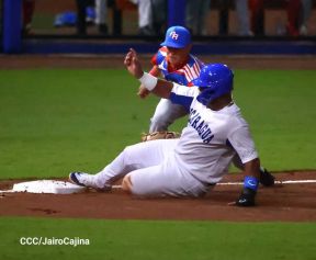 Familias disfrutan de inauguración del Estadio Roberto Clemente de Masaya