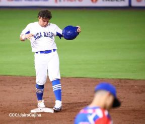 Familias disfrutan de inauguración del Estadio Roberto Clemente de Masaya