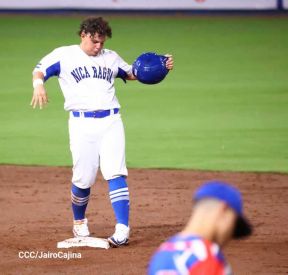 Familias disfrutan de inauguración del Estadio Roberto Clemente de Masaya