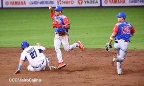 Familias disfrutan de inauguración del Estadio Roberto Clemente de Masaya