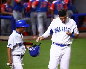 Familias disfrutan de inauguración del Estadio Roberto Clemente de Masaya